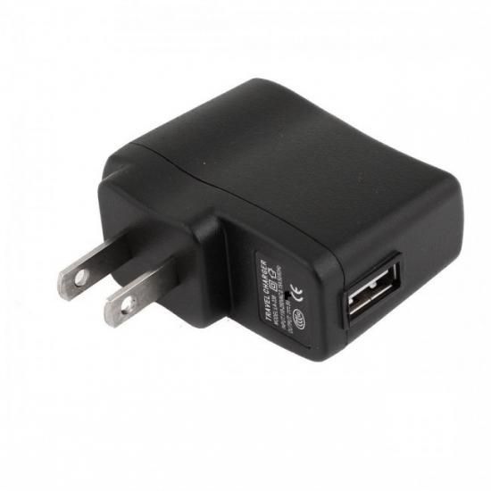 赤字上等★激安セール【即納】USBポート付き ACアダプタ充電器★USB充電用★別売りのケーブルと組み合わせて使えば家庭用電源でスマホを充電できちゃいまぁす♪
