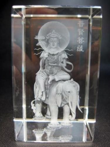 【在庫あり★即納可能】普賢菩薩 クリスタルガラス レーザー彫り LEDライトディスプレイ台座付き★辰・巳年生まれの人の守護神仏★たつ・タツ・龍・竜・へび・ヘビ・蛇【新品★未開封品】