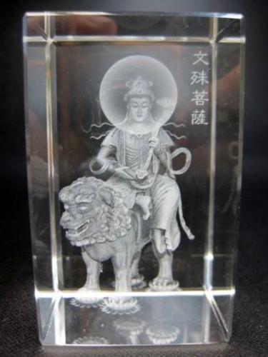 【在庫あり★即納可能】文殊菩薩 クリスタルガラス レーザー彫り LEDライトディスプレイ台座付き★卯年生まれの人の守護神仏★兎・うさぎ・ウサギ【新品★未開封品】
