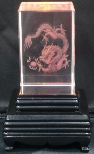 【在庫あり★即納可能】四神獣 青龍 クリスタルガラス レーザー彫り LEDライトディスプレイ台座付き★辰年・龍・竜【新品★未開封品】 