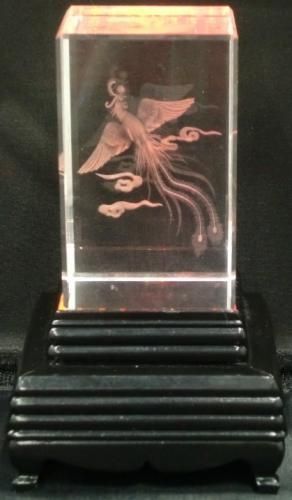 【在庫あり★即納可能】四神獣 朱雀 クリスタルガラス レーザー彫り LEDライトディスプレイ台座付き【新品★未開封品】