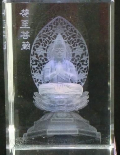 【在庫あり★即納可能】勢至菩薩 クリスタルガラス レーザー彫り LEDライトディスプレイ台座付き★午年生まれの人の守護神仏★馬・うま・ウマ【新品★未開封品】