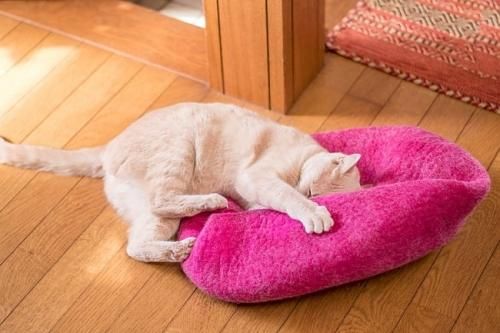ネパールフェルトのキャットハウス★手作りのぬくもりがつたわります　【新品★未使用品】