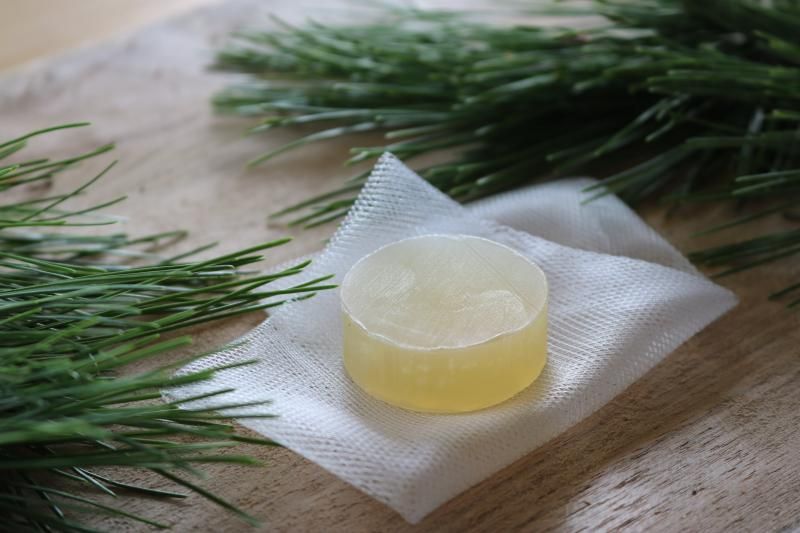 つなぐ里山 赤松石けん（泡立てネット付き）15g/100g