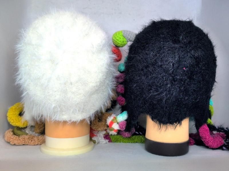 宇宙人ニット帽 エイリアン帽子 ハンドメイド カラフルポンポン 耳あて付き 防寒 個性的 フリーサイズ 小野マッチスタイル邪兄さん愛用 マッ宇人帽子