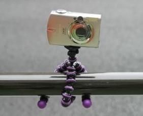 ゴリラポッドより安い★カメラトライポッド（CAMERA TRIPOD）★フェンスなどに取り付けられる三脚