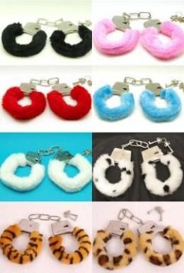 とってもかわいいファー付きふわふわ手錠★アナタを逮捕します♪【新品★未使用品】