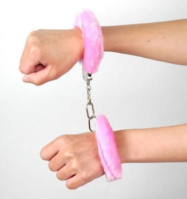 とってもかわいいファー付きふわふわ手錠★アナタを逮捕します♪【新品★未使用品】