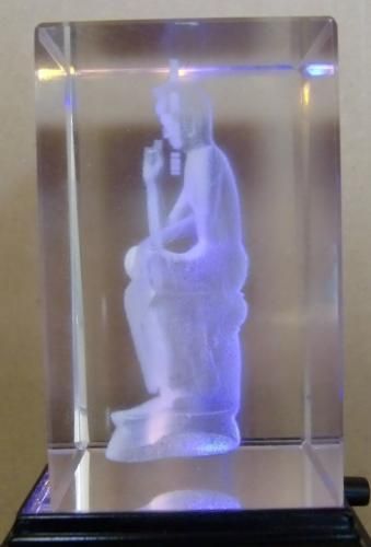 【在庫あり★即納可能】弥勒菩薩 クリスタルガラス レーザー彫り LEDライトディスプレイ台座付き【新品★未開封品】